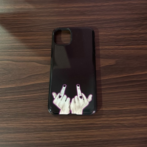 Yungblud inspired iPhone case - Picture 3 of 8